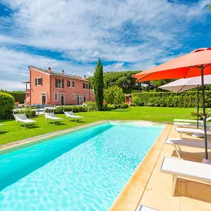 Villa Rossa Large Private Pool Wifi